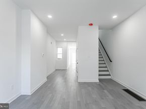 912 N 30TH Street, Philadelphia PA 19130