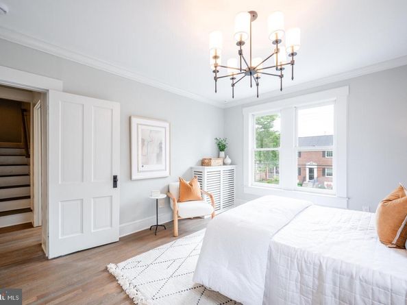 6 W Mount Ida Avenue, Alexandria VA 22305