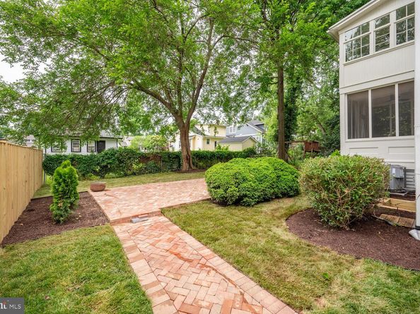 6 W Mount Ida Avenue, Alexandria VA 22305