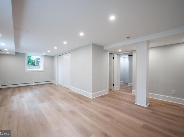 6 W Mount Ida Avenue, Alexandria VA 22305