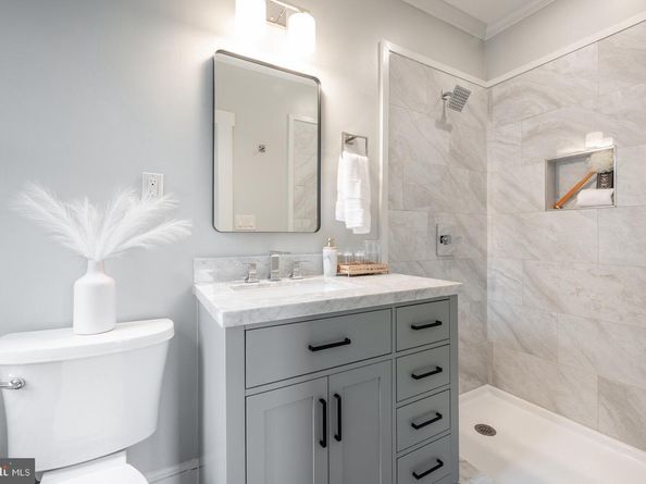 6 W Mount Ida Avenue, Alexandria VA 22305