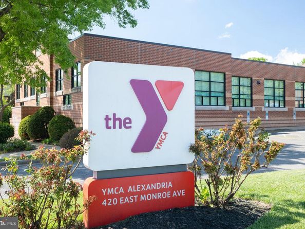 6 W Mount Ida Avenue, Alexandria VA 22305
