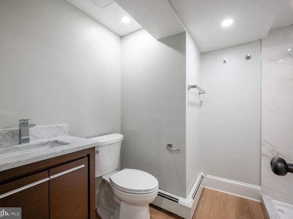 6 W Mount Ida Avenue, Alexandria VA 22305