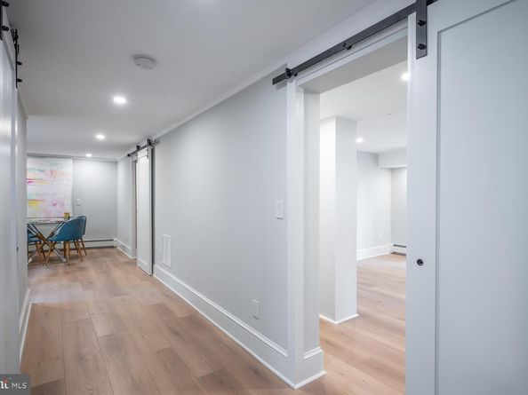 6 W Mount Ida Avenue, Alexandria VA 22305
