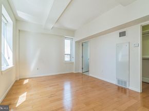 1425 Locust Street 24B, Philadelphia PA 19102