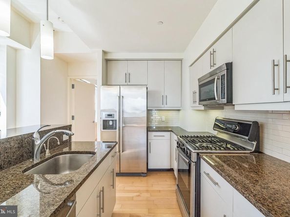 1425 Locust Street 24B, Philadelphia PA 19102