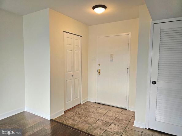 5340 Holmes Run Parkway 1410, Alexandria VA 22304