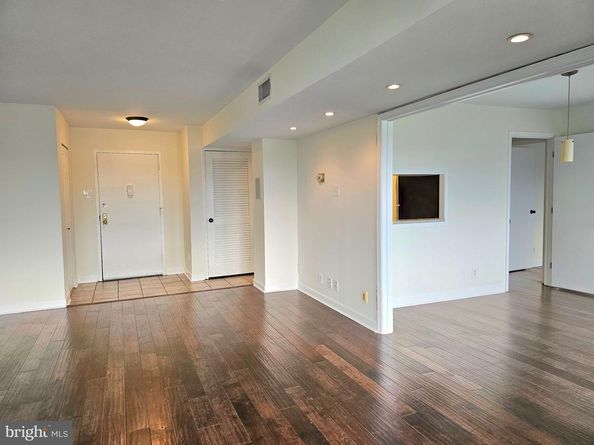5340 Holmes Run Parkway 1410, Alexandria VA 22304