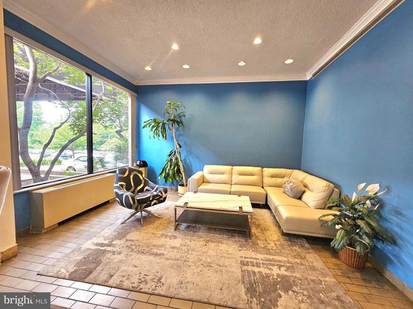 5340 Holmes Run Parkway 1410, Alexandria VA 22304