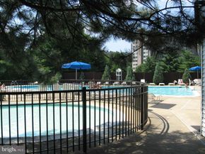 5340 Holmes Run Parkway 1410, Alexandria VA 22304