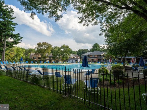 482 Old Forge Crossing 482, Devon PA 19333