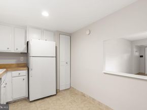 482 Old Forge Crossing 482, Devon PA 19333
