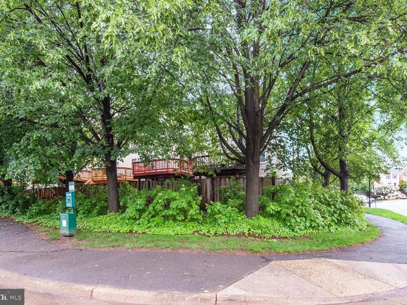 45544 Whitcomb Square, Sterling VA 20166