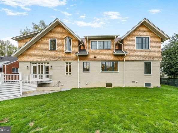 605 Hilltop Terrace, Alexandria VA 22301