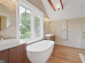 605 Hilltop Terrace, Alexandria VA 22301