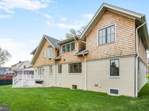 605 Hilltop Terrace, Alexandria VA 22301