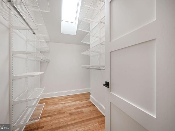 605 Hilltop Terrace, Alexandria VA 22301