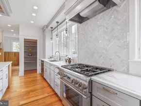 605 Hilltop Terrace, Alexandria VA 22301
