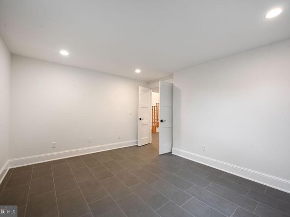 605 Hilltop Terrace, Alexandria VA 22301