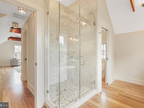 605 Hilltop Terrace, Alexandria VA 22301