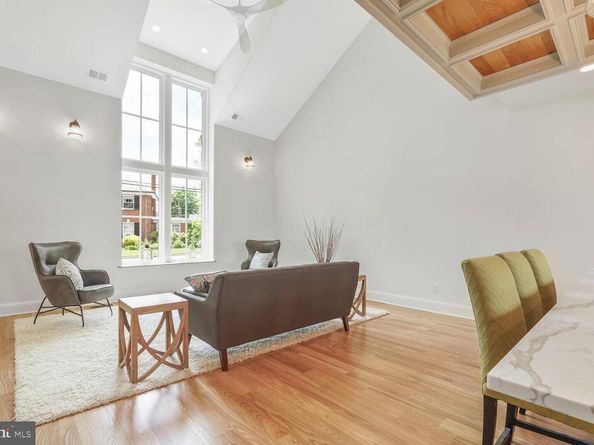 605 Hilltop Terrace, Alexandria VA 22301