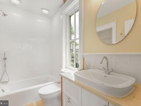 605 Hilltop Terrace, Alexandria VA 22301