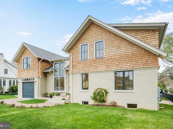 605 Hilltop Terrace, Alexandria VA 22301