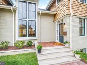 605 Hilltop Terrace, Alexandria VA 22301