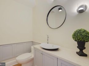 605 Hilltop Terrace, Alexandria VA 22301