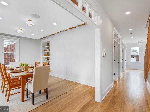 605 Hilltop Terrace, Alexandria VA 22301