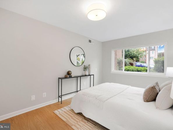 5041 7TH Road S 102, Arlington VA 22204