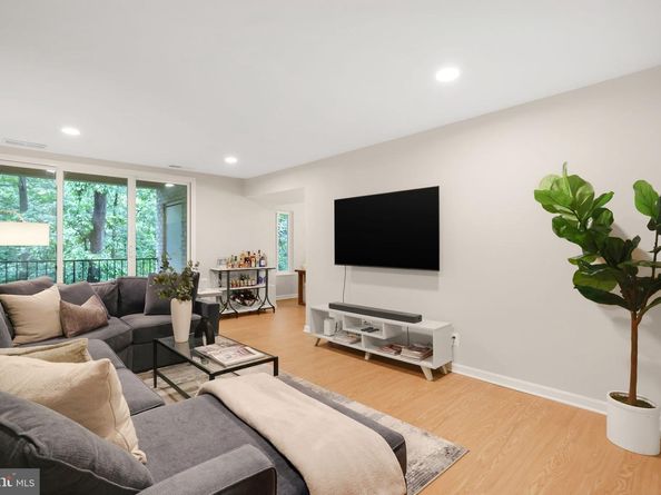 5041 7TH Road S 102, Arlington VA 22204
