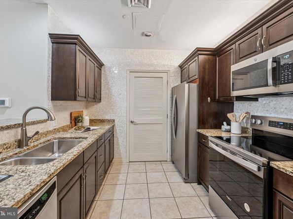 1600 Arch Street 1706, Philadelphia PA 19103