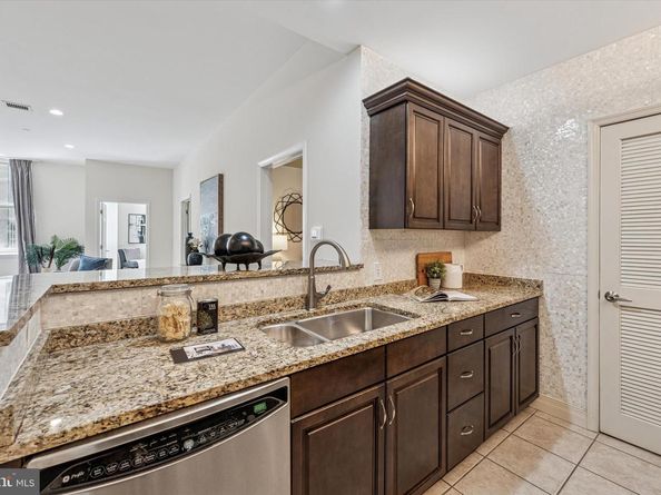 1600 Arch Street 1706, Philadelphia PA 19103