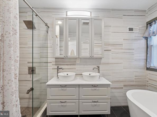 631 Mckean Street, Philadelphia PA 19148