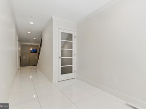 939 New Market Street, Philadelphia PA 19123