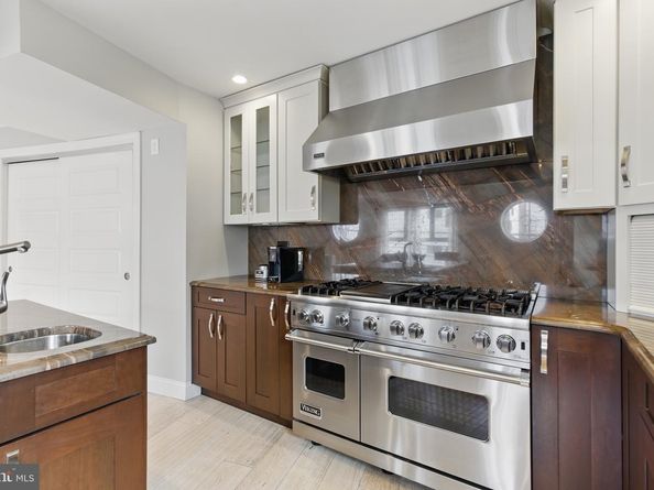 939 New Market Street, Philadelphia PA 19123