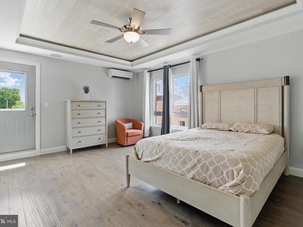 939 New Market Street, Philadelphia PA 19123