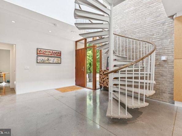 400 Chain Bridge, Mclean VA 22101
