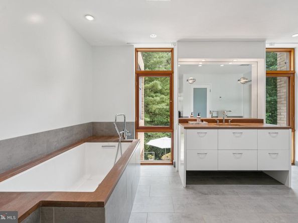 400 Chain Bridge, Mclean VA 22101