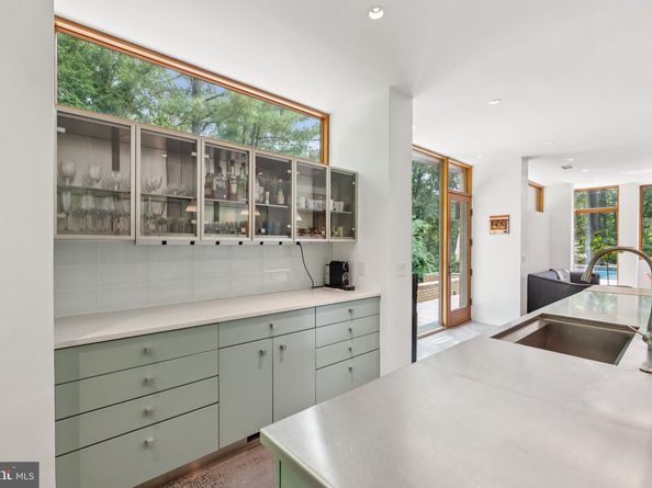 400 Chain Bridge, Mclean VA 22101