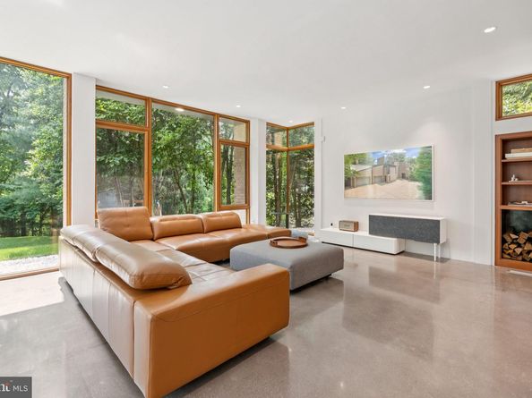 400 Chain Bridge, Mclean VA 22101