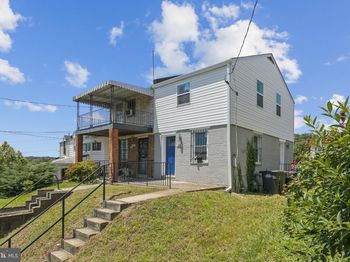 844 51st Street NE