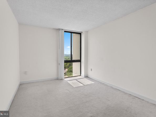 5300 Holmes Run Parkway 914, Alexandria VA 22304