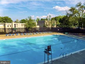 5300 Holmes Run Parkway 914, Alexandria VA 22304