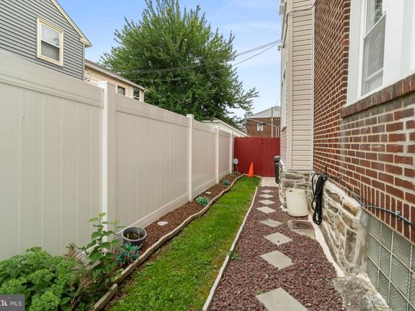 825 Rhawn Street, Philadelphia PA 19111