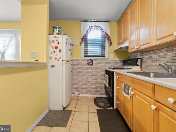 825 Rhawn Street, Philadelphia PA 19111