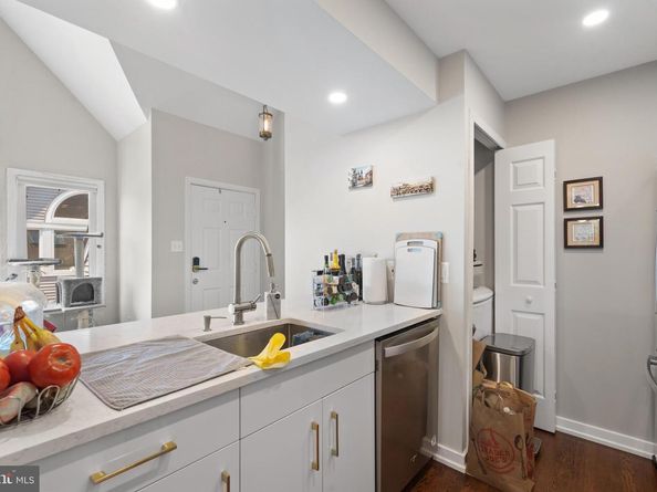 5560 Langston Boulevard 63E, Arlington VA 22207