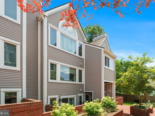 5560 Langston Boulevard 63E, Arlington VA 22207