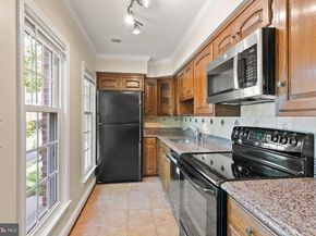 2345 S Rolfe Street S, Arlington VA 22202